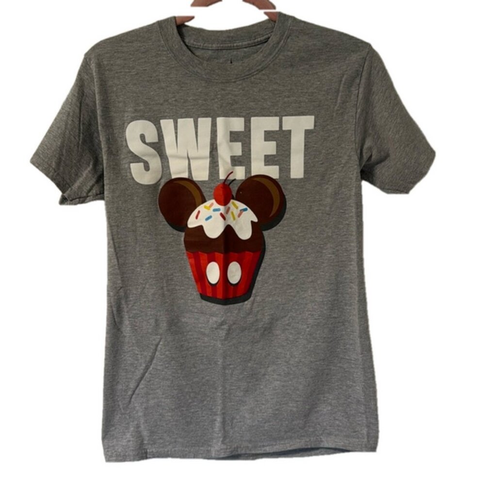 Disney Parks  Sweet  short sleeve shirt men s size small